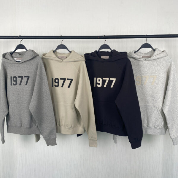 Hoodie Essentials 1977