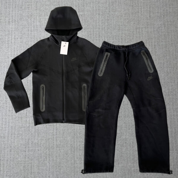 Nike tech baggy