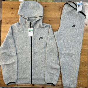 Ensemble Nike Tech